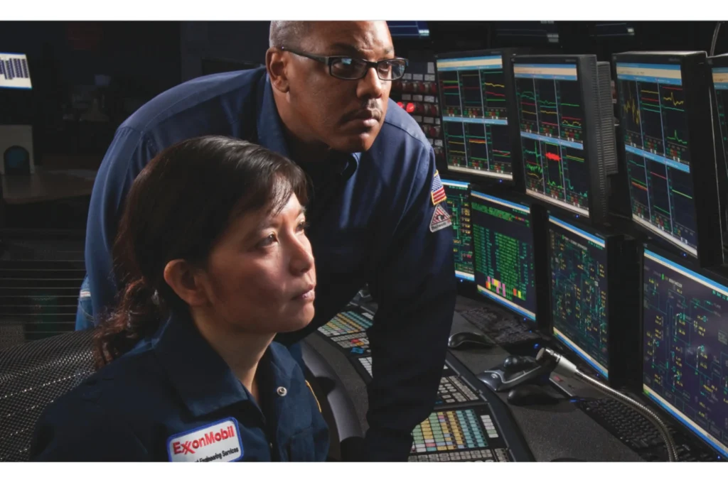 미국 내전 수혜주 엑슨모빌 정유시설 (에너지 관련주 섹션)